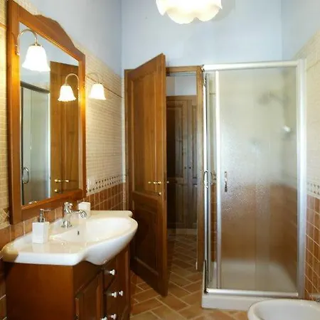 Agriturismo Vergelle Монтальчино